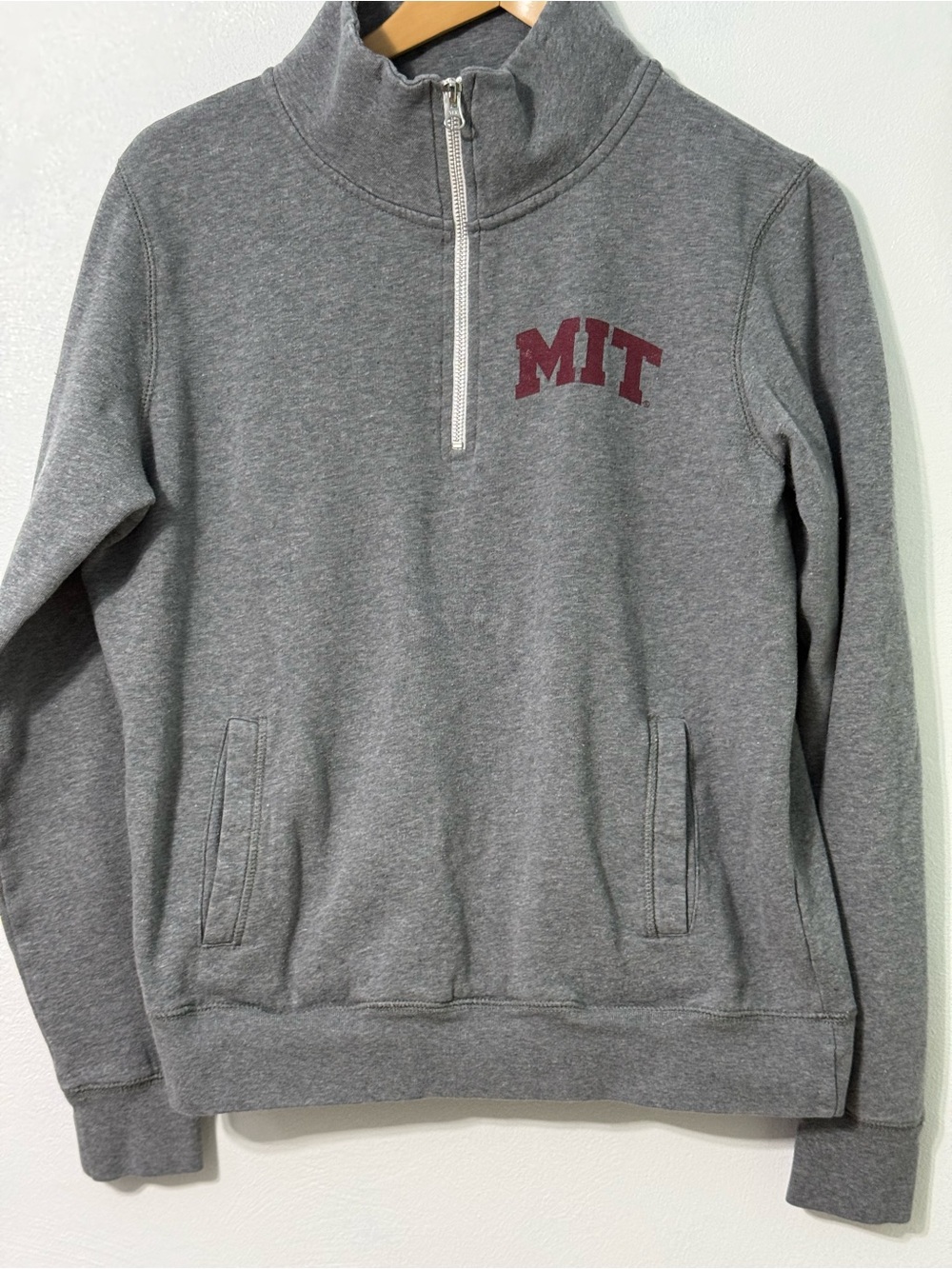 MIT Redshirt Women's Gray Quarter-Zip Pullover Sweatshirt Large